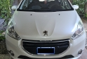 Autos - Peugeot 208 Allure Touchscreen 2015 Nafta 87000Km - En Venta